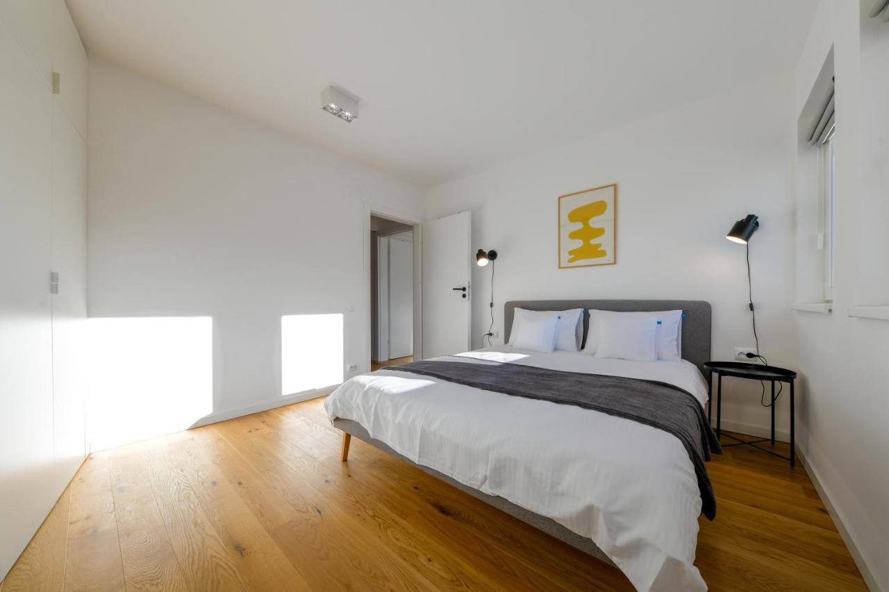 Charming 2 Bedroom Apartment クルージュ＝ナポカ エクステリア 写真