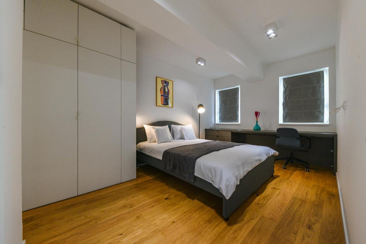Charming 2 Bedroom Apartment クルージュ＝ナポカ エクステリア 写真