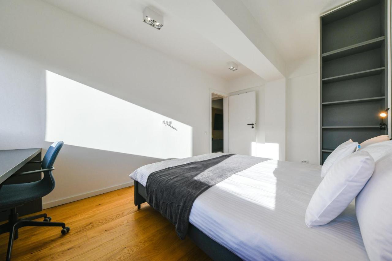 Charming 2 Bedroom Apartment クルージュ＝ナポカ エクステリア 写真