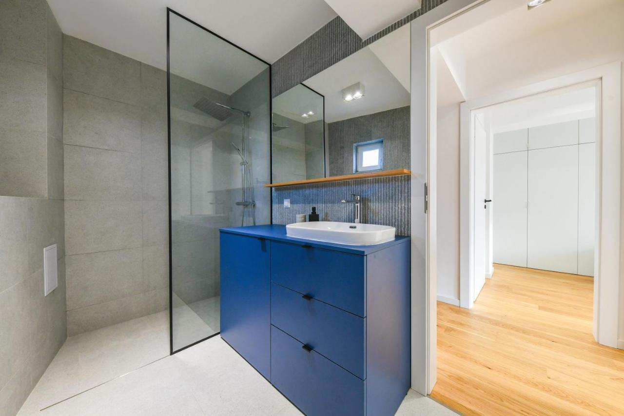 Charming 2 Bedroom Apartment クルージュ＝ナポカ エクステリア 写真