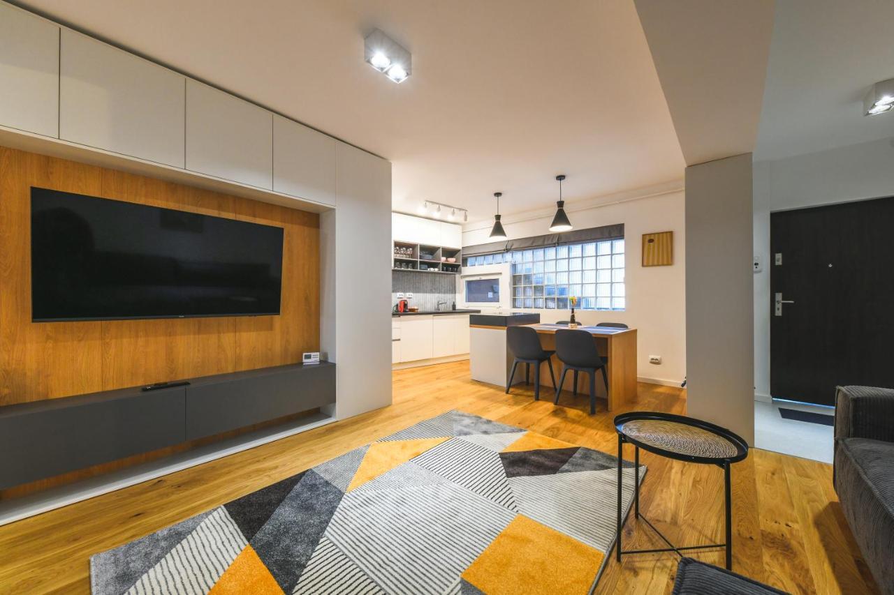 Charming 2 Bedroom Apartment クルージュ＝ナポカ エクステリア 写真