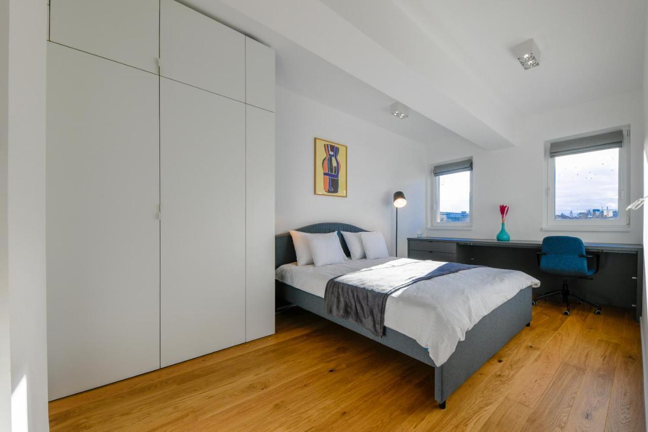Charming 2 Bedroom Apartment クルージュ＝ナポカ エクステリア 写真