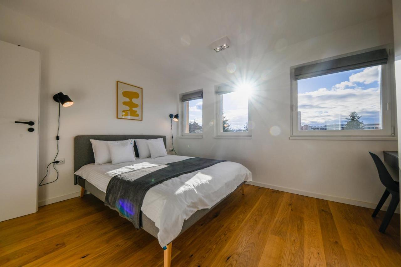 Charming 2 Bedroom Apartment クルージュ＝ナポカ エクステリア 写真